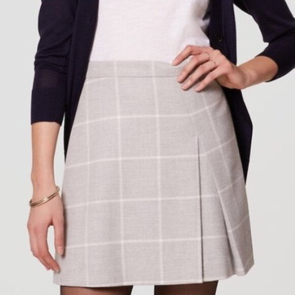 ANN TAYLOR LOFT Windowpane Front Pleat Skirt Gray Cream Ivory Preppy Mini Skirt - Picture 1 of 12